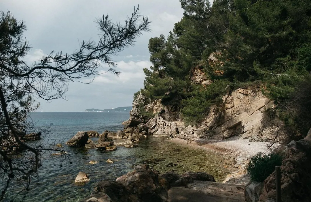 Exclusive Waterfront Villa In Domaine Rocabella - French Riviera-1